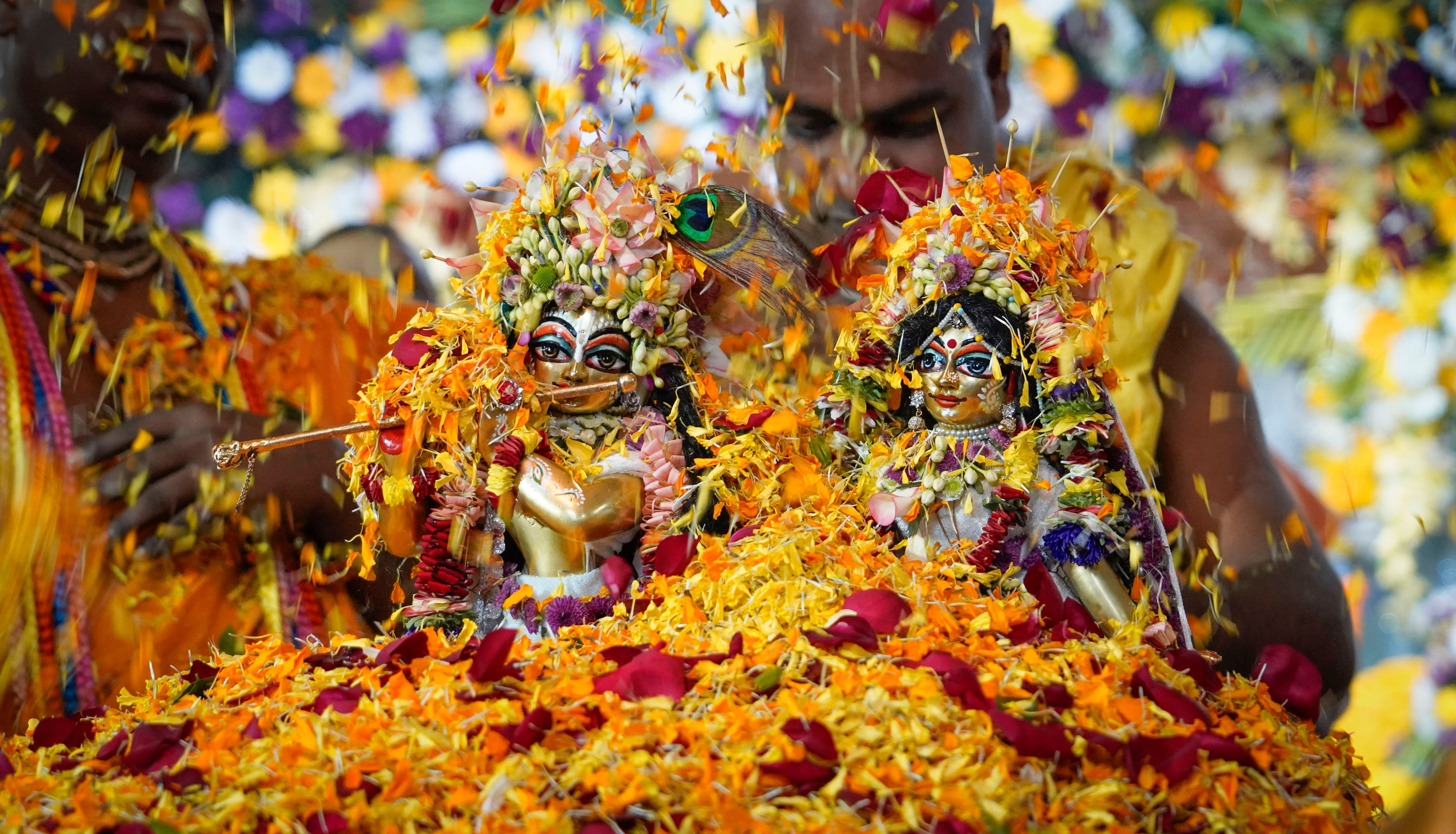 Guide Services in Vrindavan
