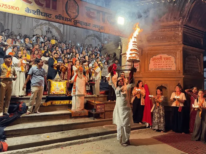 Tourist Guide in Vrindavan at Famous Attractions